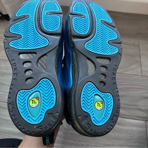 Nike Blue and Black Athletic Shoes - Picture 8 of 12